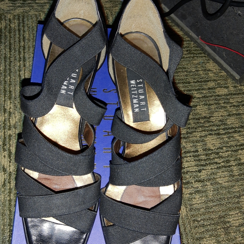 Black Strap Mid-Heels